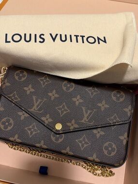 New with tag Louis Vuitton Monogram pochette Felicie